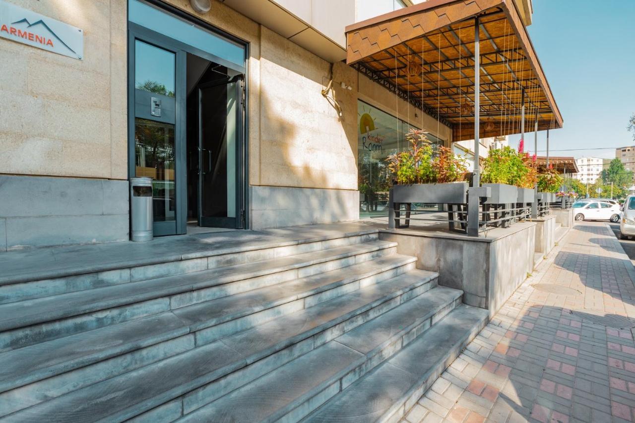 Stay Inn-Ararat View Apt Near Vernissage يريفان المظهر الخارجي الصورة